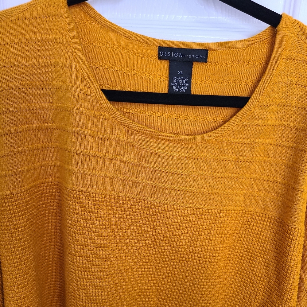 Design history sweater size XL